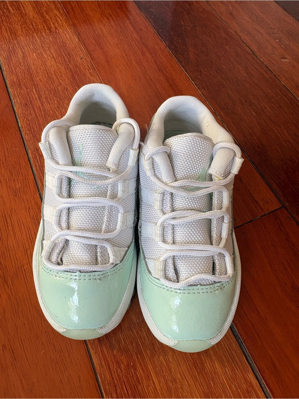 Jordan 11 Retro Low SE Mint Patent Toe Sneakers